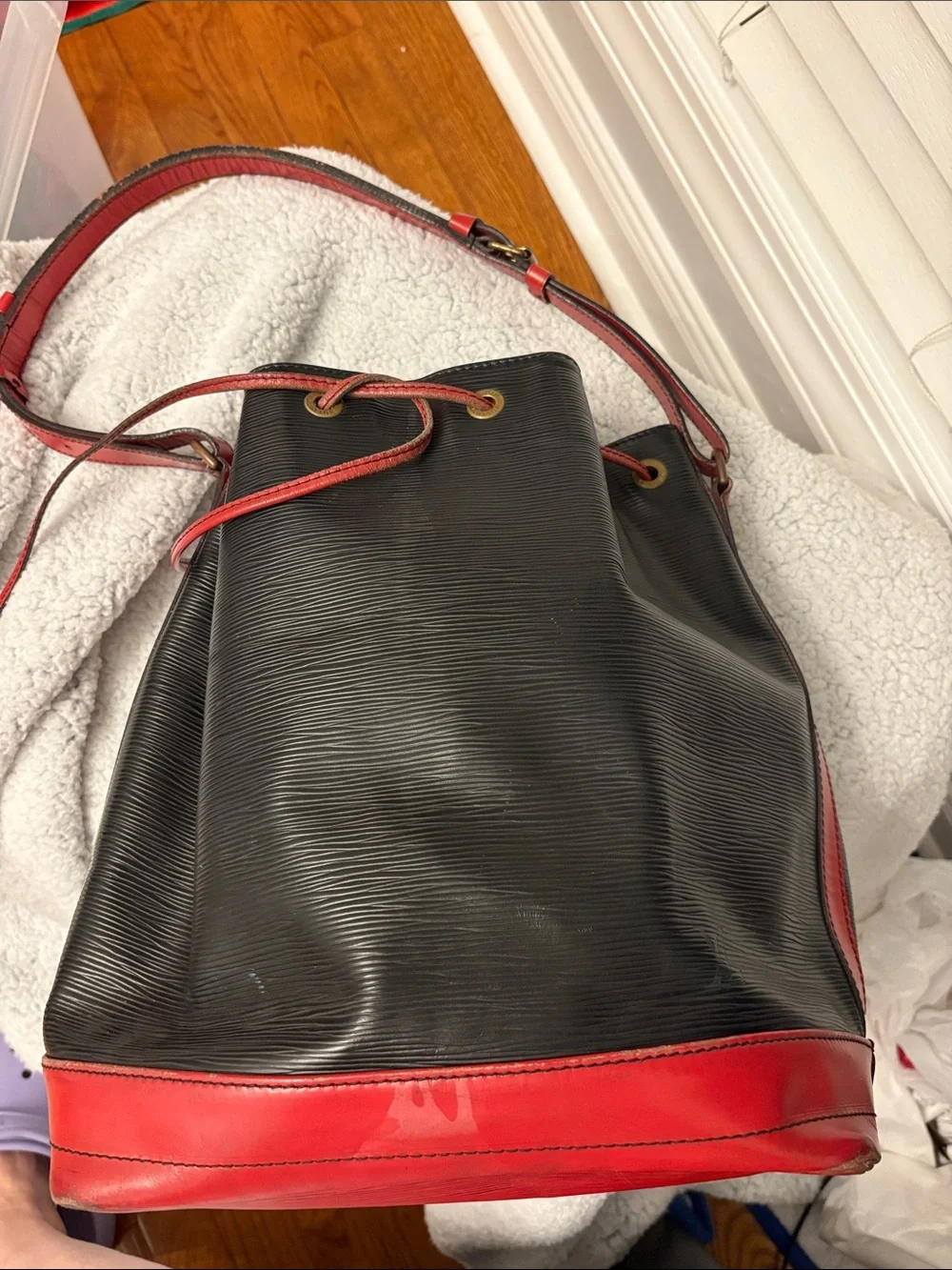 Louis Vuitton | Bags | Louis Vuitton Vintage Bicolor Black Red Epi Leather  Noe Gm Bucket Bag | Poshmark